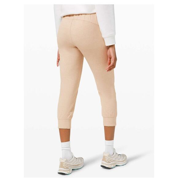 Lululemon READY TO RULU JOGGER CROP Heathered Cafe Au Lait Size: 10 - Picture 2 of 8